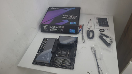 Gigabyte Z790 AORUS MASTER X Intel Z790 Soket 1700 DDR5 8266(OC)MHz E-ATX Gaming (Oyuncu) Anakart (OUTLET)