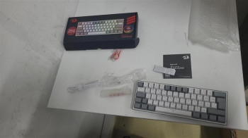 REDRAGON FIZZ RGB WHITE KLAVYE K617-RGB WG(OUTLET)