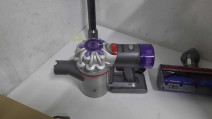 DYSON V8 ADVANCED DIKEY SUPURGE(OUTLET)