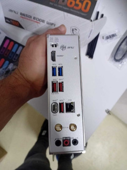 MSI MPG B650I EDGE WIFI AMD B650 Soket AM5(OUTLET)