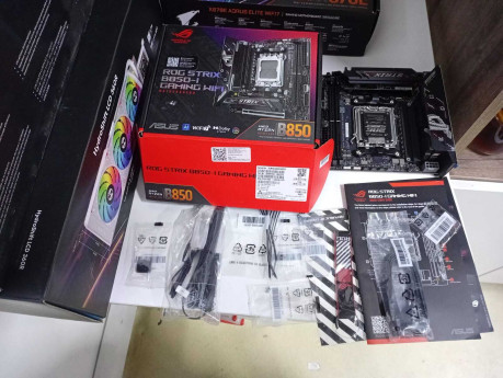ASUS ROG STRIX B850-I GAMING WIFI AMD ANAK(OUTLET)