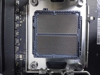 ASUS ROG STRIX B850-I GAMING WIFI AMD ANAK(OUTLET)