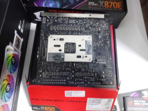 ASUS ROG STRIX B850-I GAMING WIFI AMD ANAK(OUTLET)
