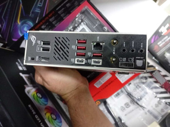 ASUS ROG STRIX B850-I GAMING WIFI AMD ANAK(OUTLET)