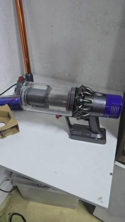 DYSON V10 ABSOLUTE CYCLONE SARJLI DIKEY SU(OUTLET)