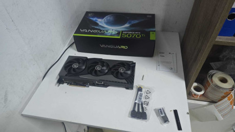 MSI GEFORCE RTX 5070 TI 16G VANGUARD SOC V(OUTLET)