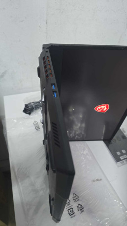 MSI KATANA 17 HX B14WFK-217TR I9-14900HX N(OUTLET)